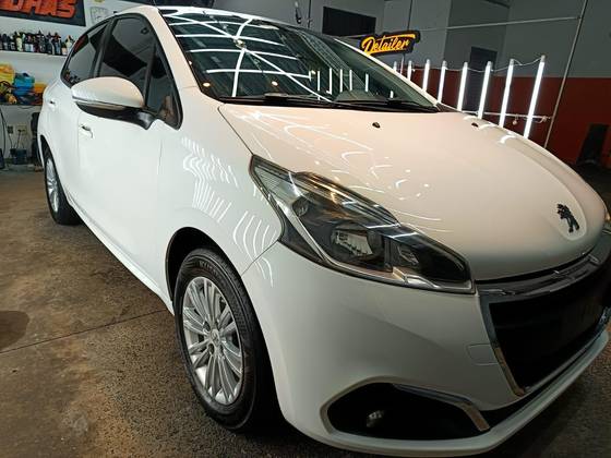 PEUGEOT 208 1.6 ALLURE 16V FLEX 4P AUTOMÁTICO PEUGEOT 208 1.6 ALLURE 16V FLEX 4P AUTOMÁTICO